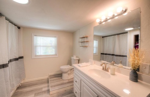 Farmview - Ramble House | Blacksburg- Minutes to VT's campus