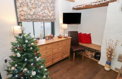 Pembroke House | Blacksmiths Cottage