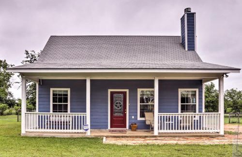 Blanco House | Blancos Blue Cottage Inn with Patio, Grill and Porch