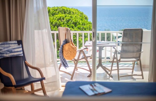 Cala Anguila-Cala Mendia Hotel | Blau Punta Reina