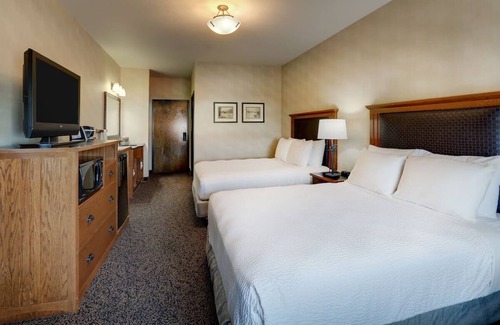 Sioux City Hotel | Blend of History & Comfort: Lodge Stay Near Missouri River, Parking