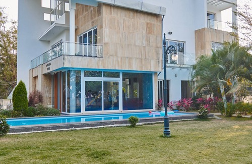 Medchal Villa | Bliss Farm Stay- lilly