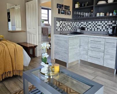 Wavecrest Apartment | Bliss on JBay - BlissPool