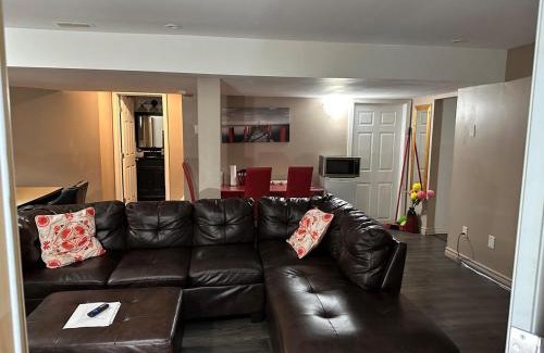 Aylmer Apartment | Blissful 2Bedroom Cozy Lowerlevel Unit PrivateEntrance
