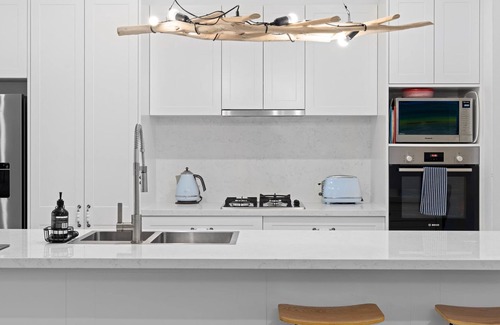 Blue Bay Apartment | Blissful Direct Beach Access Pet-Friendly