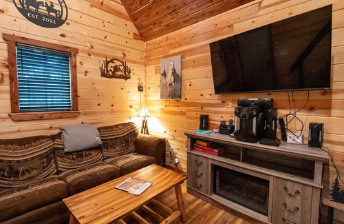 Marshall Cabin | Blissful Family retreat w/patio, firepit & hot tub