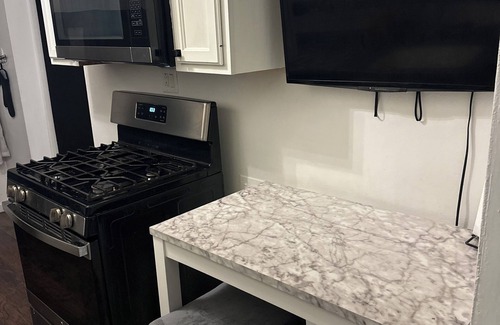 Florissant House | Blissful relaxation in the heart of Florissant.