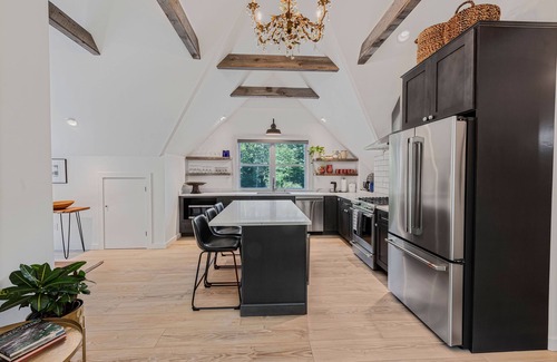 Woodstock House | "Blissful Retreat" Elegant , Charming & Peaceful