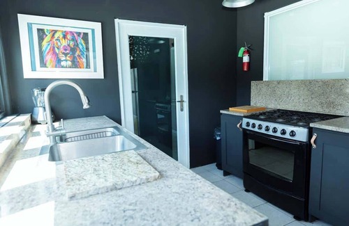 Cerro Gordo Apartment | Blk Lion | Cozy Modern | Hot Tub | Generator