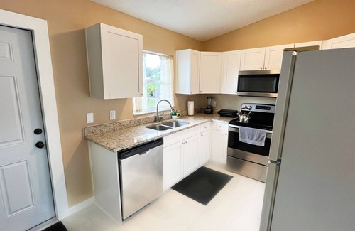 Winter Haven House | BlockHaven near Legoland, Disney, Universal Studios, Busch Gardens & SeaWorld !