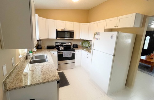 Winter Haven House | BlockHaven near Legoland, Disney, Universal Studios, Busch Gardens & SeaWorld !