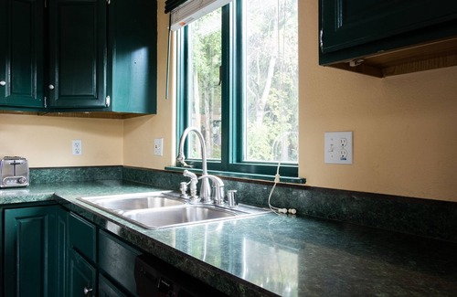 North Star Apartment | Blocks from Downtown at Westchester Lagoon