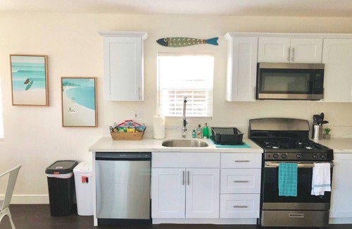 La Jolla Mesa Apartment | Blocks to Ocean. Free Bikes and Fire Pit!