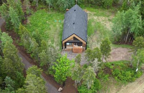 Shannon Ski Chalet | BLOOM - Luxe et Confort en forêt
