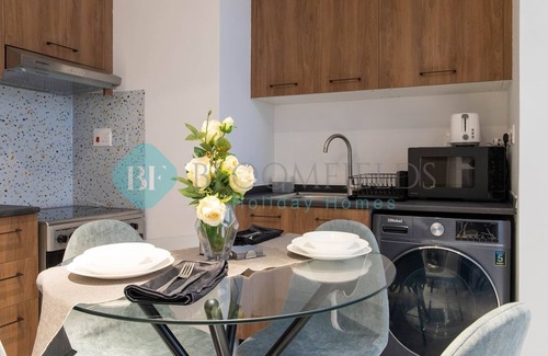 Abu Dhabi Apartment | Bloomfields Stylish 1BR In Oasis Masdar City