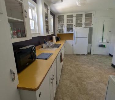 Shelburne Falls House | Blooming Inn Shelburne Falls