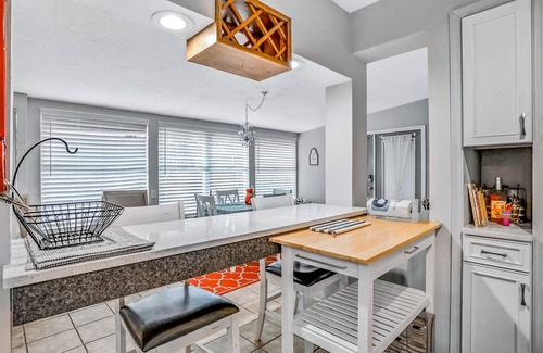 Greater Pinellas Point House | Blooming oasis near the ocean with a hot tub, adult bikes & grill - dog-friendly