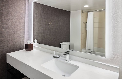 Normal Hotel | Bloomington-Normal Marriott Hotel & Conference Center