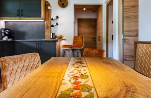 Racines Apartment | Blosegghof Bergchalets Apt Almwiese