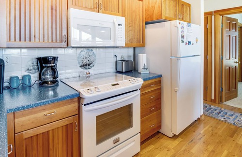 Yachats House | Blowhole Bungalow - Comfortable Yachats Home