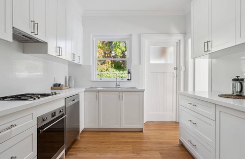 Collaroy Beach House | Blu Ocean Views - 250m to Collaroy Beach