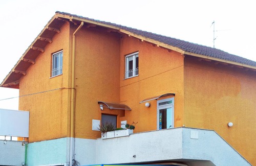 San Giovanni Teatino Apartment | BluBed (North) Quadruple, Bathroom, Kitchen and Ba