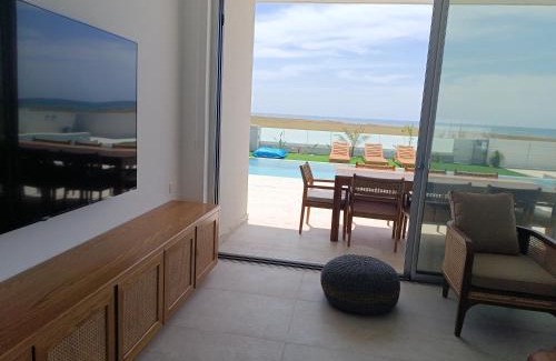 Pervolia Villa | Blue Aura Beach villa Larnaca