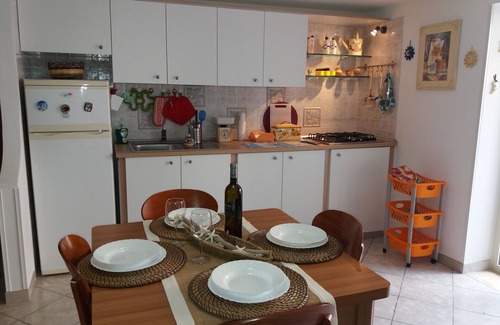 Marina San Gregorio House | Blue bay, apartment 50m from the sea, breathtaking view, wifi, air conditioning.