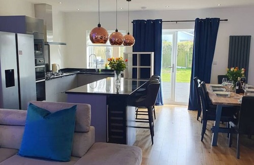 Trearddur Bay House | Blue Bay Villa in Trearddur Anglesey
