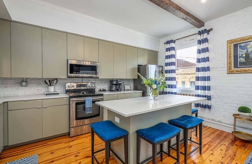 Historic District - North Condo | Blue Belle on Broughton-Luxury 2 Bed 1 Bath Condo