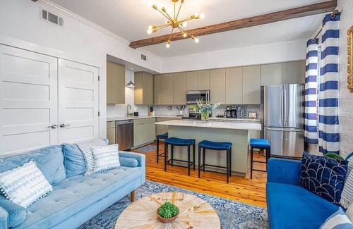 Historic District - North Condo | Blue Belle on Broughton-Luxury 2 Bed 1 Bath Condo