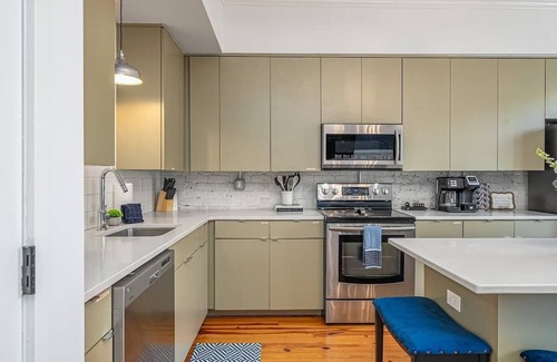 Historic District - North Condo | Blue Belle on Broughton-Luxury 2 Bed 1 Bath Condo