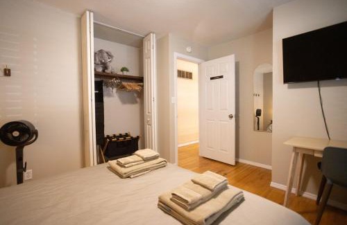 Maryland Heights House | Blue Boho Music and Meme House Four Bedroom Home with Arcade near Westport Plaza