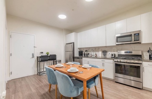 East Orange Apartment | Blue Breakaway with Free Parking & Sleeps 9!✨Book 7 days, Get 20% OFF!✨