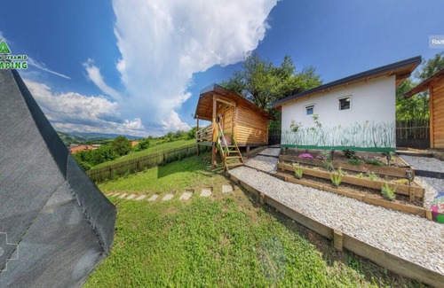Visoko House | Blue bungalow Bosnian pyramid glamping