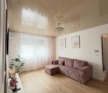 Constanta Apartment | Blue Central Apartment - Neversea Beach - Old Town