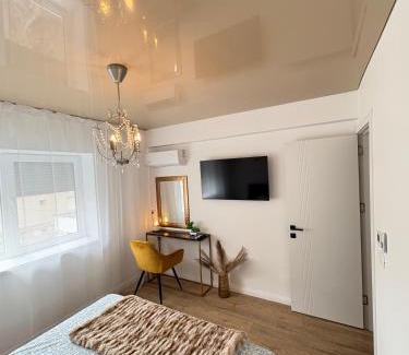 Constanta Apartment | Blue Central Apartment - Neversea Beach - Old Town