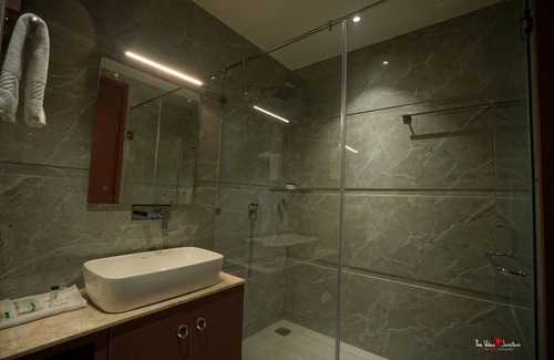 Greater Noida Hotel | Blue Diamonds Inn