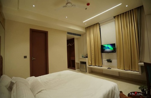 Greater Noida Hotel | Blue Diamonds Inn