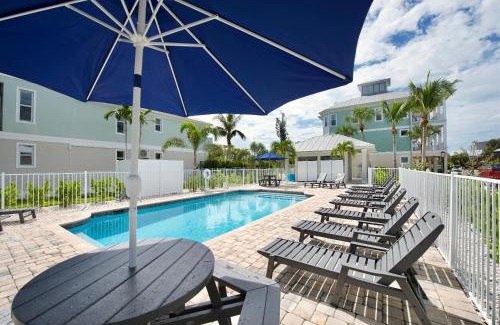 Fort Myers Beach House | Blue Dolphin by Sun Palace Vacations