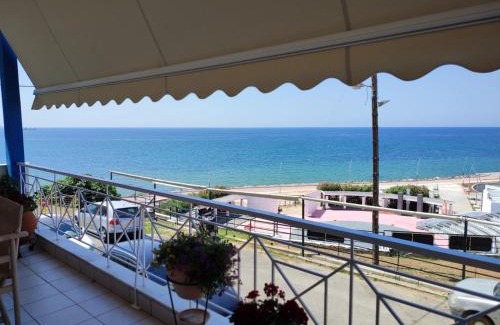 Nea Moudania Apartment | Blue Dolphins Apartment