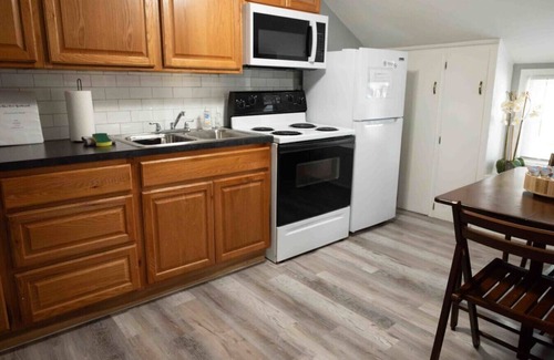 Massillon Apartment | Blue Door Apartment - No Cleaning Fees