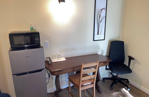 Picnic Point-North Lynnwood Apartment | Blue Door at Lake Serene