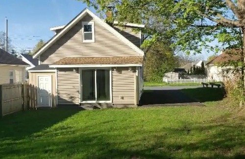 Village of Yorkville House | Blue Door Bungalownn