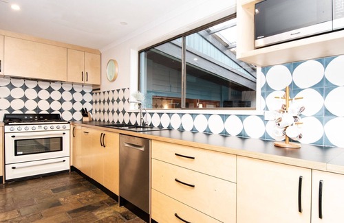 McCrae House | Blue Haven Pet Friendly Retreat