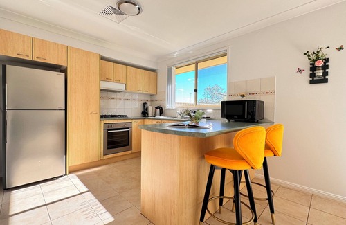 Glenmore Park House | Blue Haven Retreat - Gloremore Park Centre