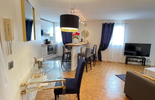 Saint-Cloud Condo | Blue Haven Sèvres Park view