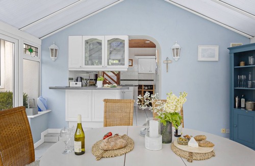 Saint Austell Bay Ski Chalet | Blue Haze - Exclusive Duporth Estate with private beach access