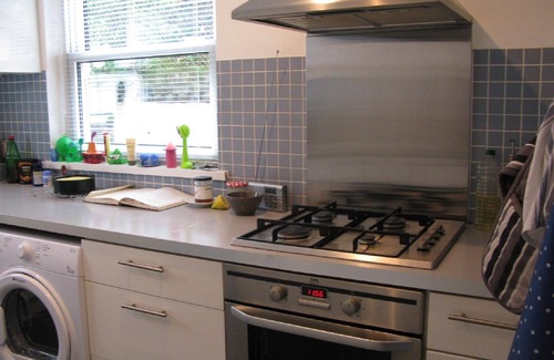 Hammersmith Broadway House | 'Blue Heaven'- chic House in quiet location good amenities great transport links