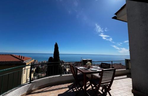 Pietra Ligure Apartment | Blue Horizon